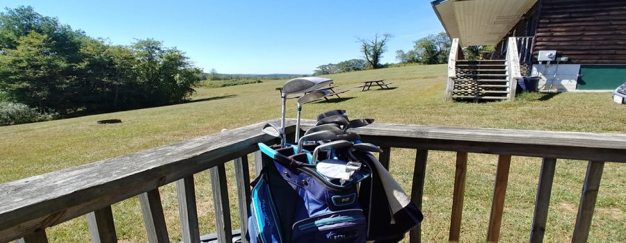 FGCC golf bag on motel porch